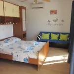 克雷斯克公寓式酒店 *