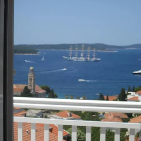 Kresic Daire Hvar Town