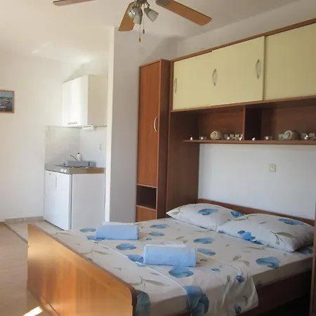 Kresic Apartment Hvar Town